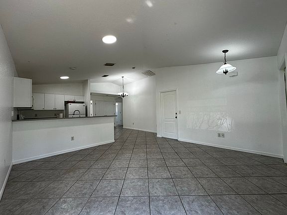 3rd image of 1240 SE 24th Ave