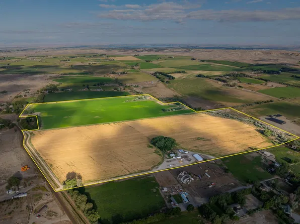 22 Alaska Rd, Riverton, WY 82501