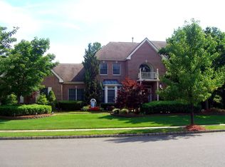 2 Country Squire Ln, West Windsor, NJ 08550