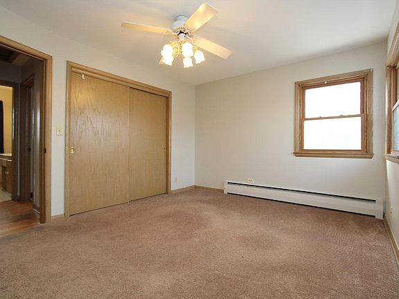 3rd image of 3805A S Kinnickinnic Ave