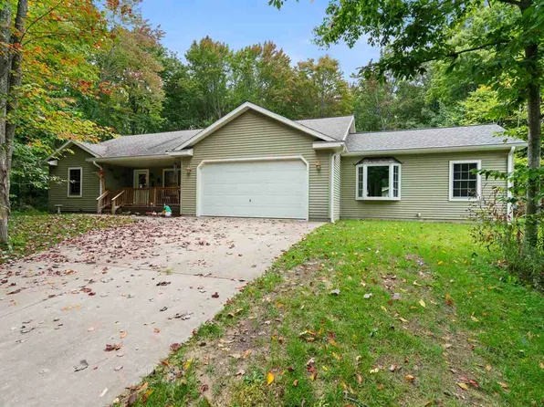8805&8823 Cedar Creek Dr, Petoskey, MI 49770