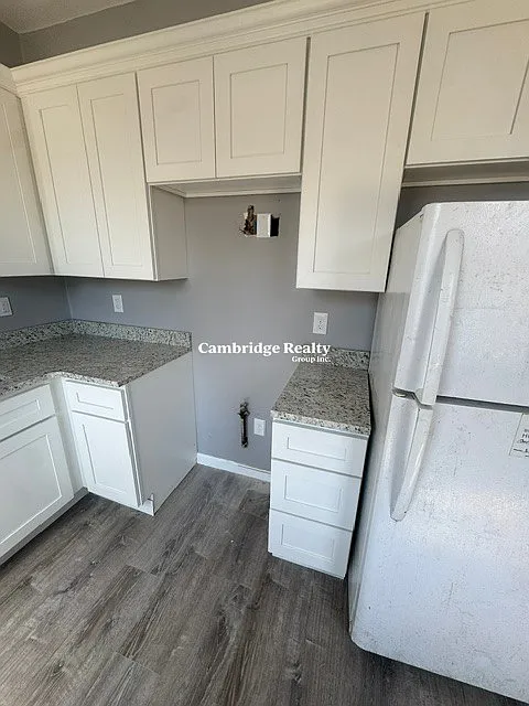 2 bed, 1.0 bath, 800 sqft, $2,800 — Photo 2
