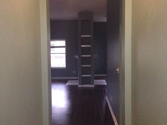2nd image of 930 S Baldwin Dr
