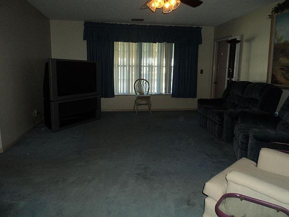 3rd image of 425 Sandpiper Dr E