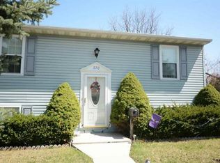 570 S Franklin St, Hanover, PA 17331