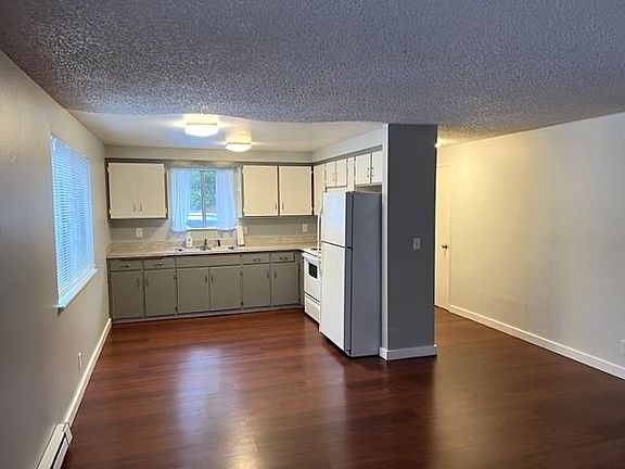 Looking toward kitchen