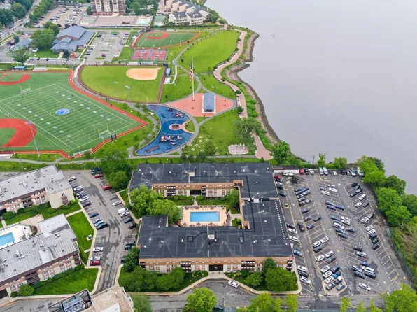 1111 River Road image 30 of 32