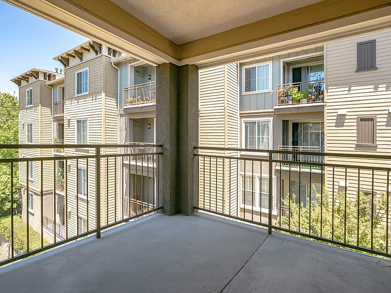 Ivy Hill — Photo 9