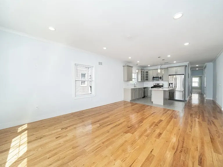 170 Webster Ave #1 — Photo 3