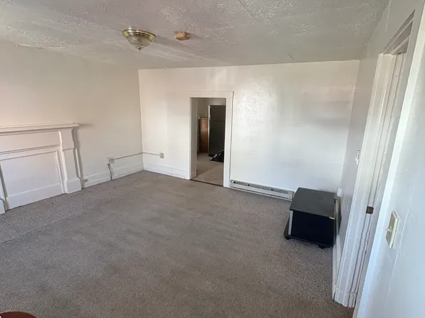 320 Main St, Claysville, PA 15323