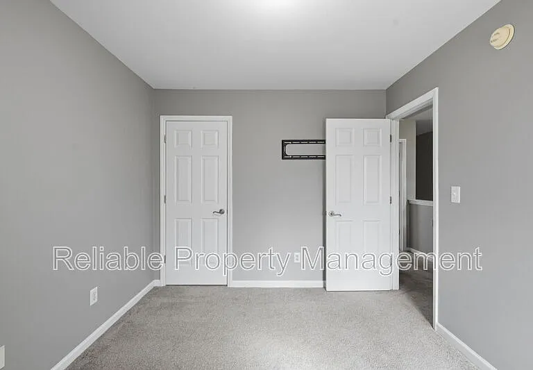 156 Haywood Ln — Photo 11