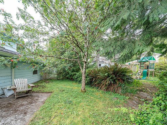 4th image of 26 Jewel Ct #A & B