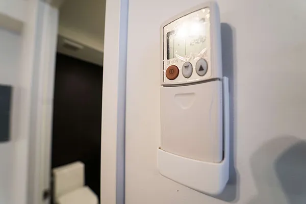 Rented by Manhattan Management LLC | media 32