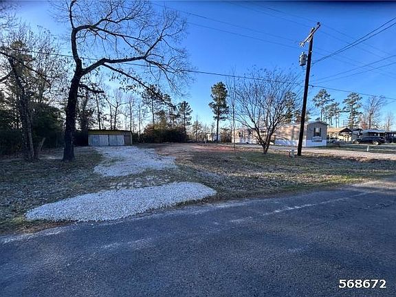 5th image of 302 White Bass Ln