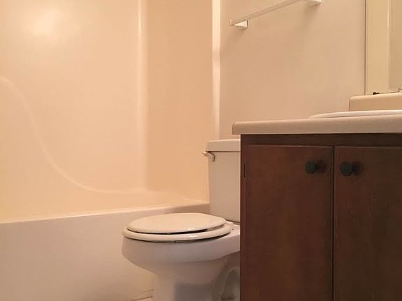 5th image of 903 Trevor Ln
