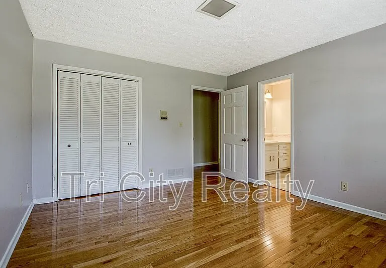 630 Hawthorne Pl — Photo 33