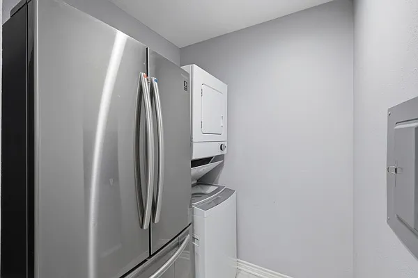 2100 Windsor Dr #11 — Photo 12
