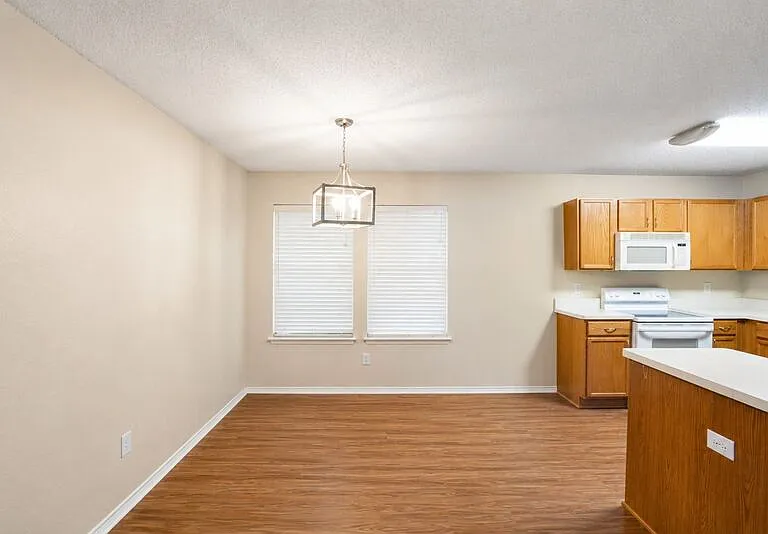 1118 Water Oak Way — Photo 4