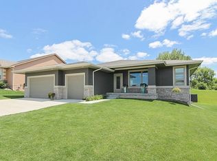 4019 145th St, Urbandale, IA 50323