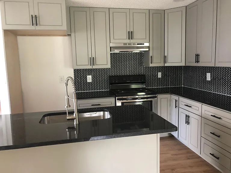 107 Crane Ave — Photo 17
