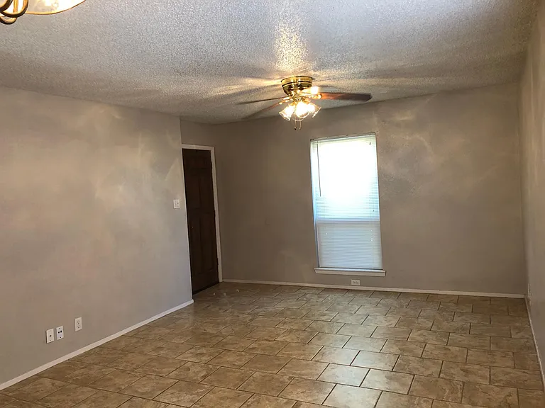 909 N Bentwood Dr #A — Photo 3