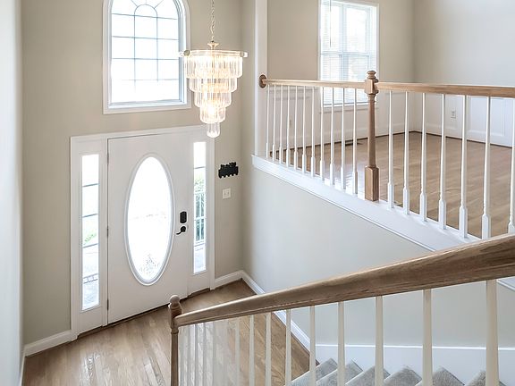 4th image of 812 Windy Mill Ct