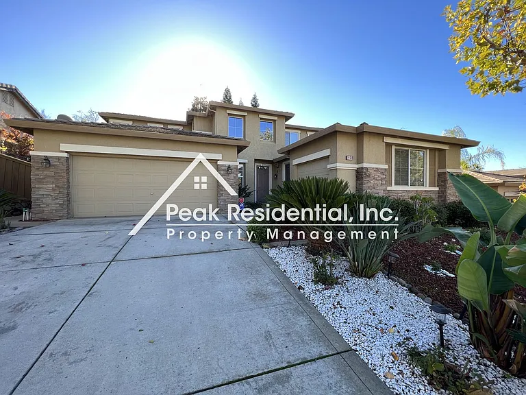1933 Tyndrum Ln — Photo 1