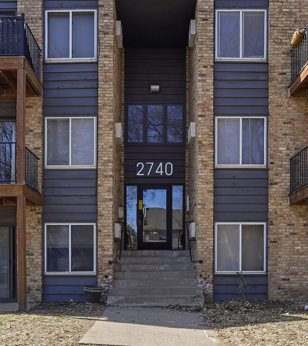 2740 Pleasant Ave — Photo 4