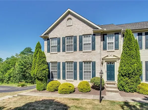 931 Royal Ct, Canonsburg, PA 15317