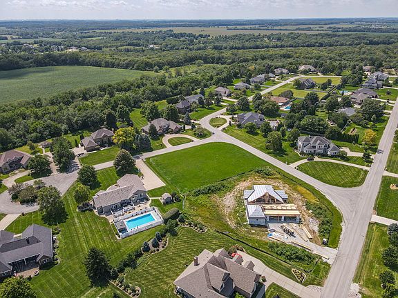 4th image of 1007 Country Ln