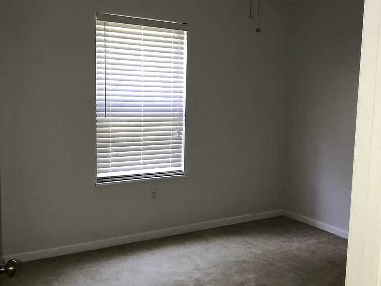 1130 Valleyview Dr — Photo 35