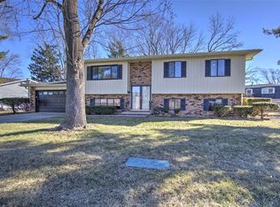 920 W Karen Dr, Decatur, IL 62526