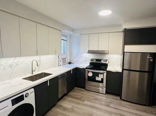 2961 Lakeshore Rd W #2, Oakville, ON L6L6J3