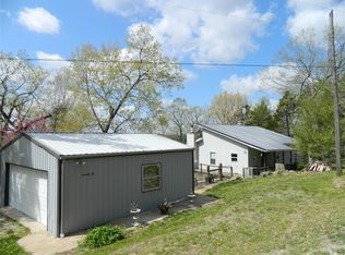 2593 River Rd, Mount Sterling, MO 65062