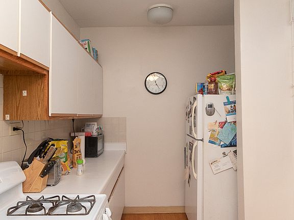 2nd image of 4257 N Winchester Ave Unit 4
