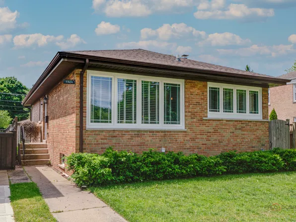 1324 Seward St, Evanston, IL 60202