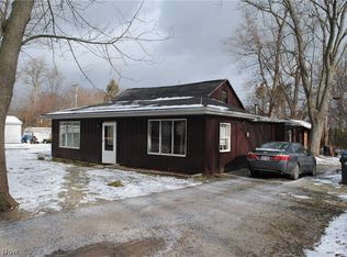 3174 Elyria Dr, Vermilion, OH 44089