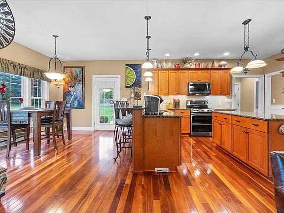 2nd image of 3121 Wellington Dr