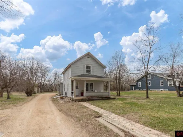 713 S Front St, Saint Peter, MN 56082