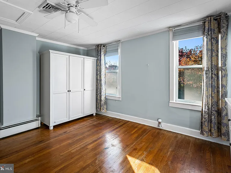719 S Montford Ave — Photo 34