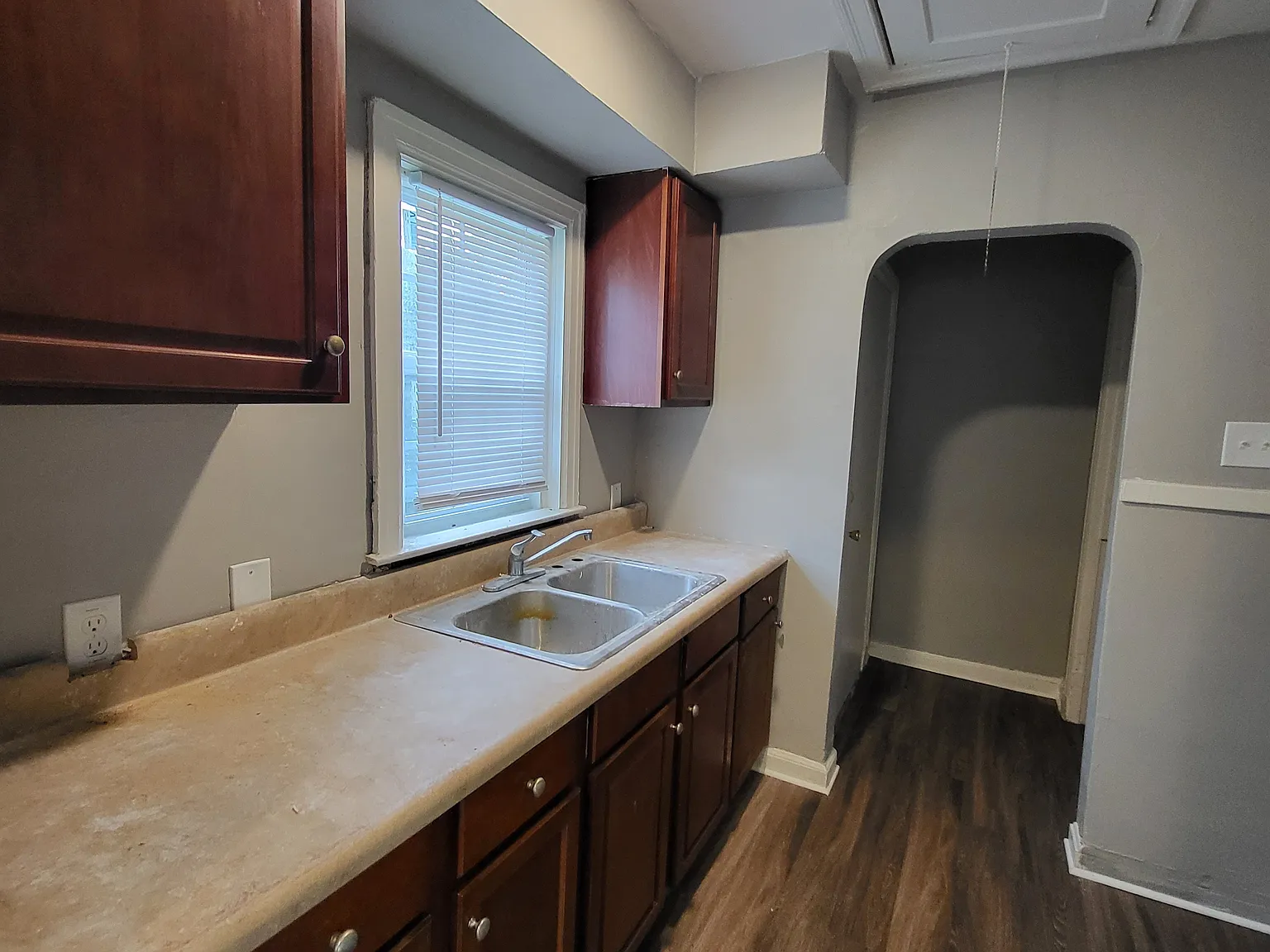 Coming Soon! Beautiful 2 Bedroom, 1 Bathroom Duplex Home! — Photo 2