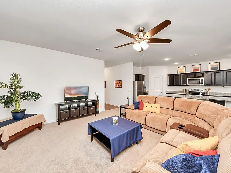 1024 Banyon Tree Ln — Photo 5