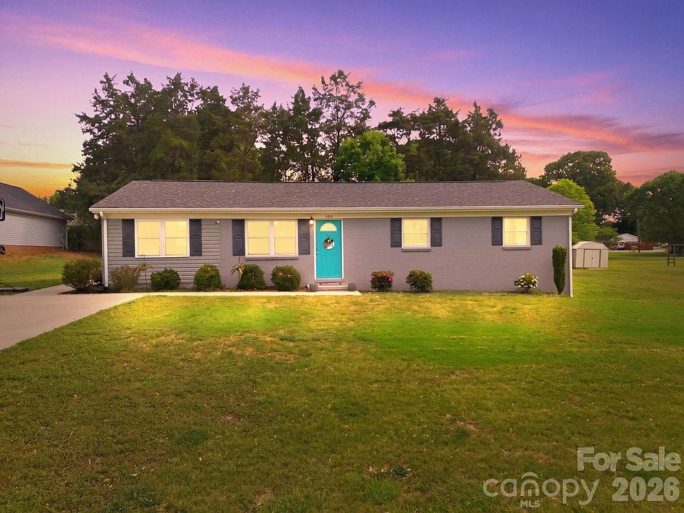 1st image of 104 Sunset Dr