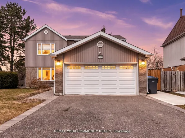 22 Madelaine Cres, Brampton, ON L6S 2Y9