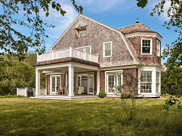 64 Bay St, Barnstable, MA 02630