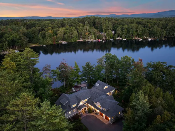11 Blackberry Lane, Wolfeboro, NH 03894