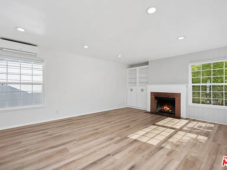 1019 Amherst Ave — Photo 3