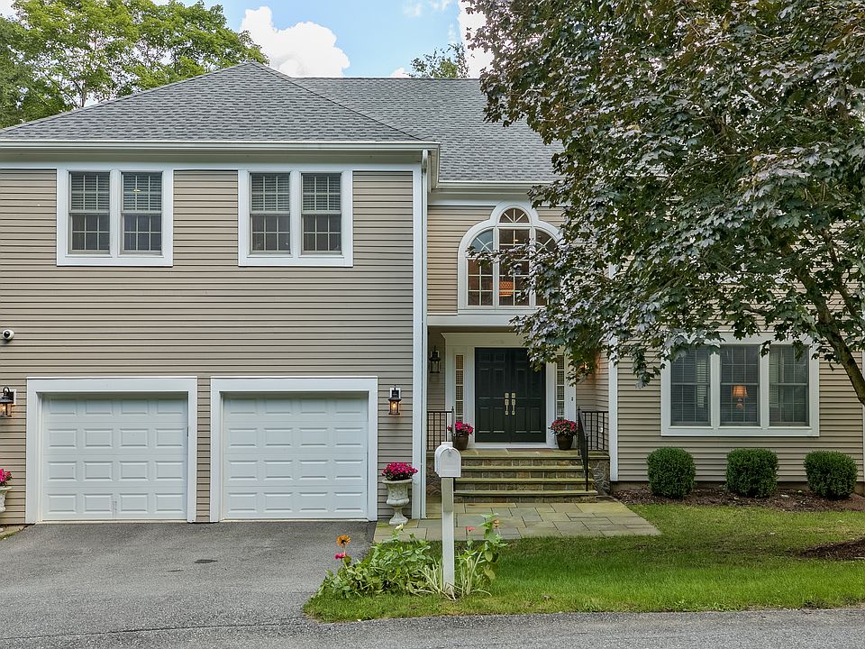 1st image of 32 Overbrook Dr
