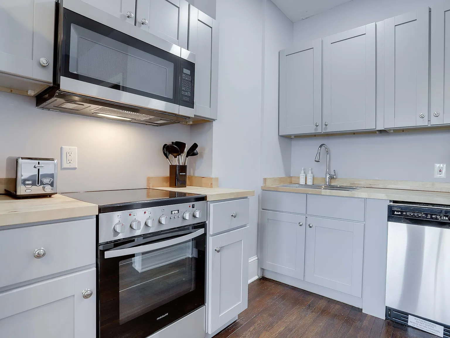 1 bed, 520 sqft, $3,750 — Photo 2