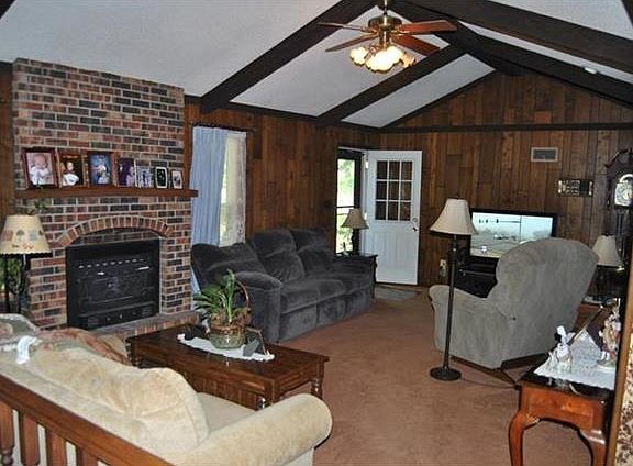 Great Room, Wood Burn Fireplace w/ New Liner.